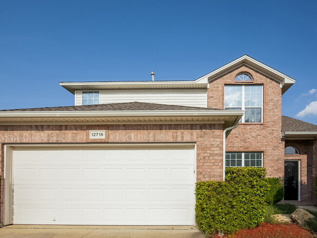 Building Photo - 12716 Chattaroy Ln