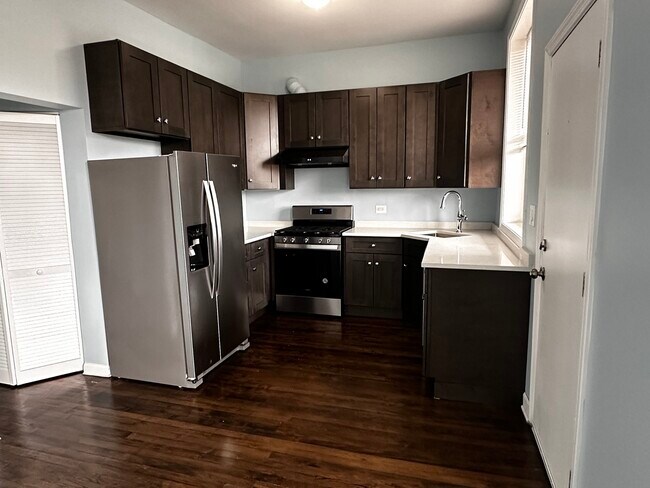 Foto del edificio - 4759 N Lincoln Ave