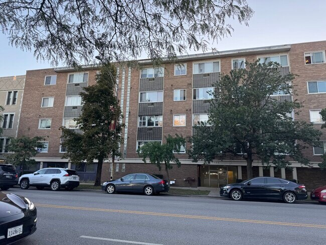 Foto del edificio - 7120 N Sheridan Rd