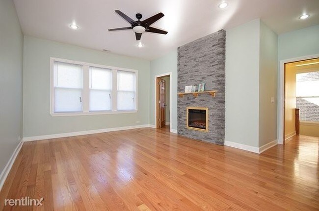 Foto del edificio - 1853 N Kimball Ave