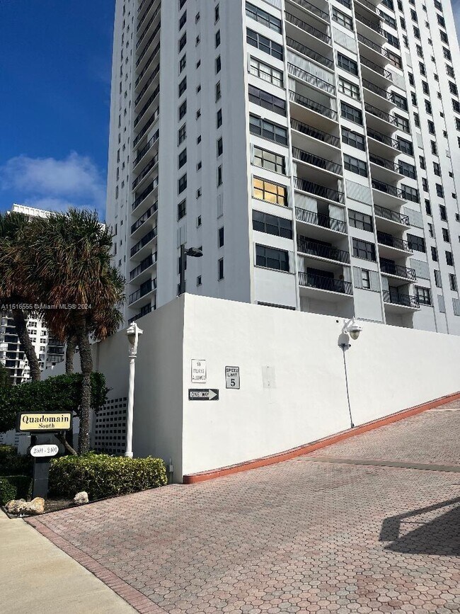 Building Photo - 2301 S Ocean Dr