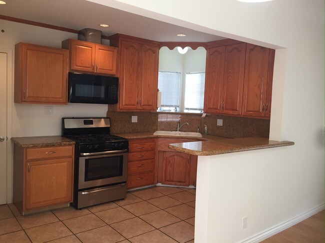 Foto del edificio - 2820 S La Brea Ave