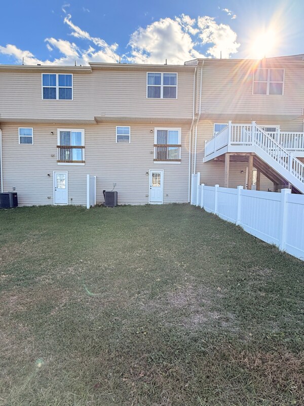 Foto del edificio - 28 Sebago Pl