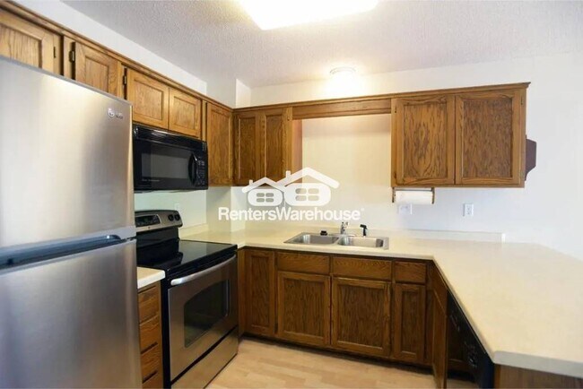Foto del edificio - 2323 Amberwood Dr