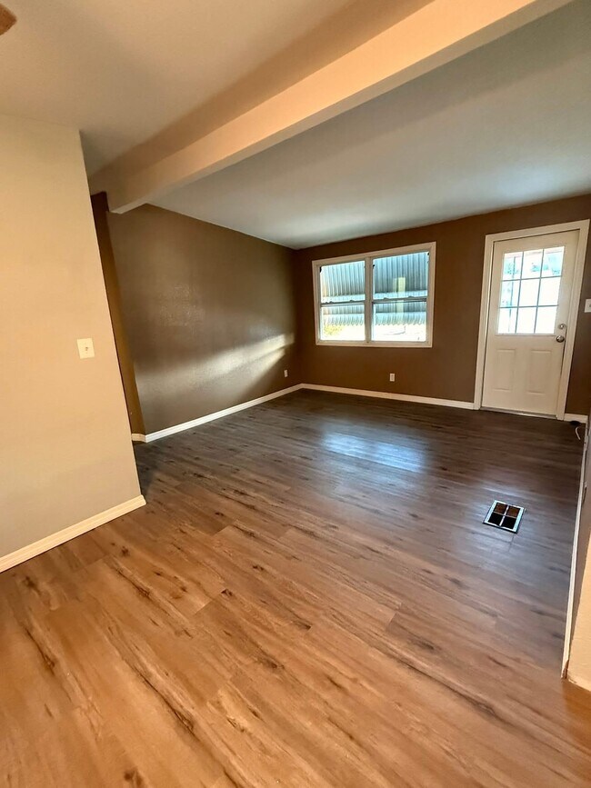 Building Photo - 10495 118th Ave N