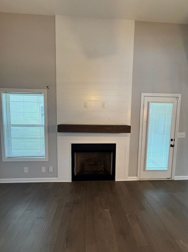 Foto del edificio - 3 Bedroom 3 Bathrooms located on a Cul De ...