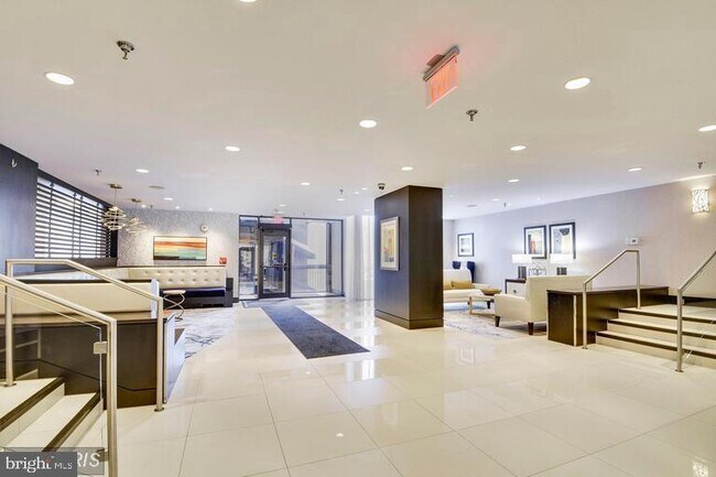 Foto del edificio - 7401 Westlake Terrace