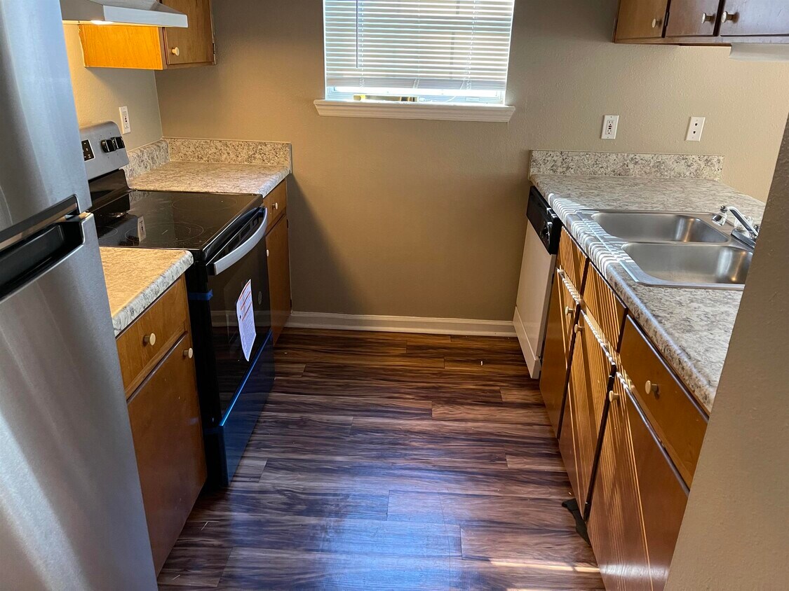 Foto del edificio - 2327 Garland Ct