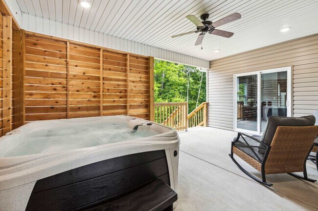 Foto del edificio - 10 Granshire Dr