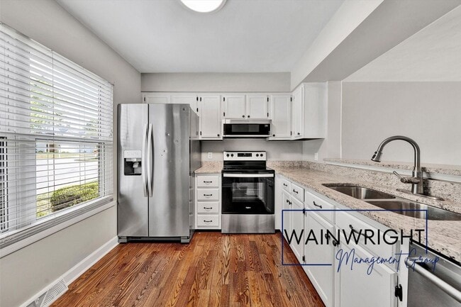 Building Photo - 7213 Peppervine Ct