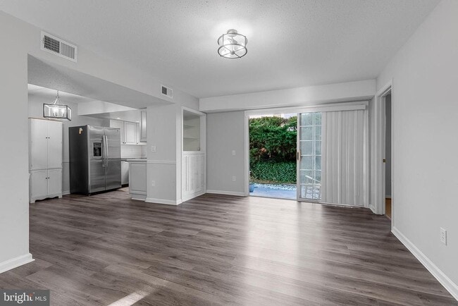 Building Photo - 110 Prosperity Ave SE