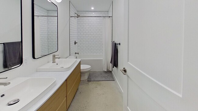 Building Photo - 44 Chippewa Ave