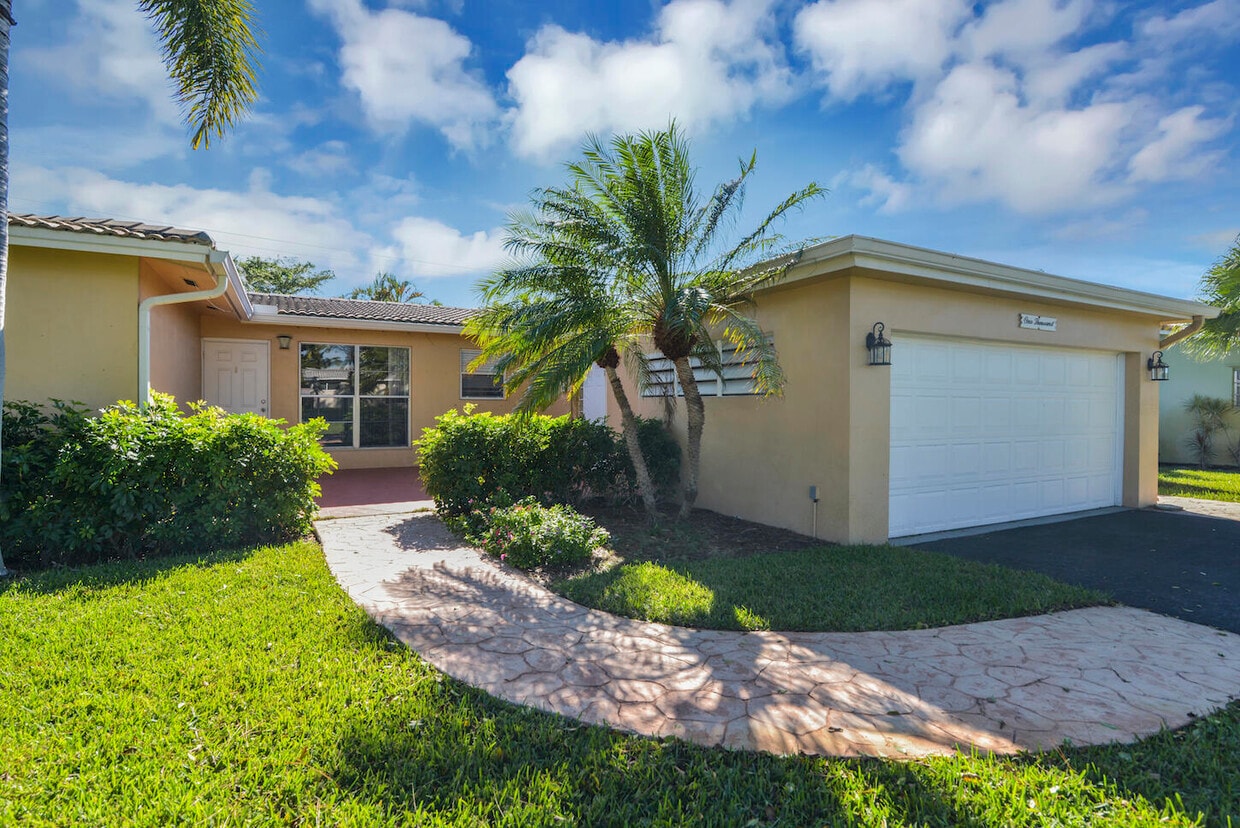 1000 SE 13th Ct, Deerfield Beach, FL 33441 House Rental in Deerfield