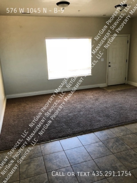 Building Photo - 576 1045