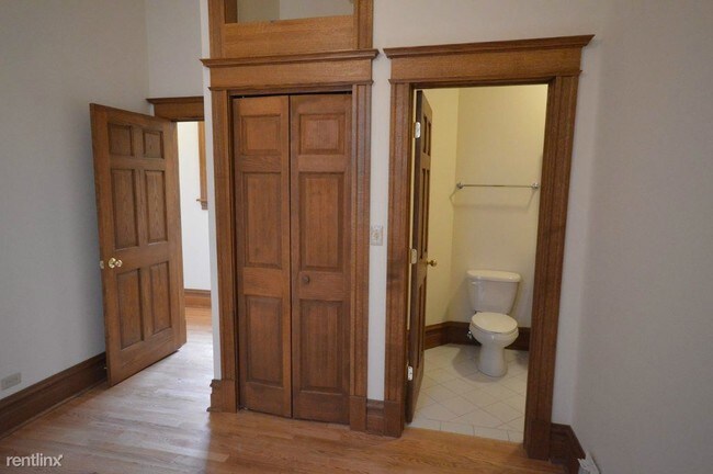 Foto del edificio - 518 W Fullerton Pky