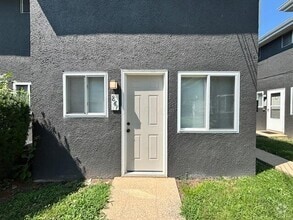 Building Photo - 861 Oakland Park Ave