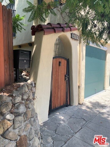 Foto del edificio - 3111 Tyburn St