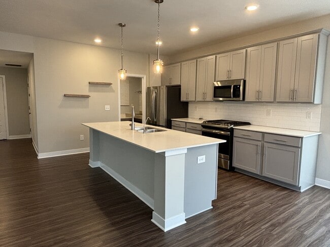 Building Photo - 5898 Weldra Dr