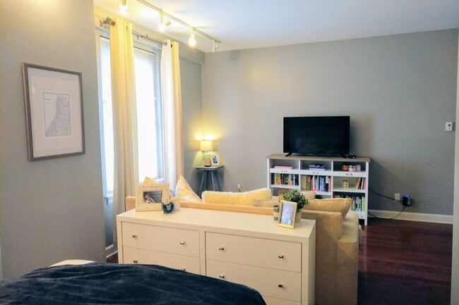 Building Photo - Spacious Studio in the Historic Claridge H...