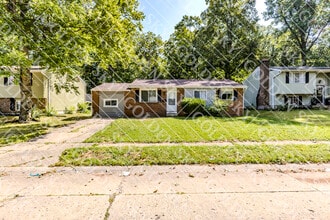 Building Photo - 3535 Alpine Pl