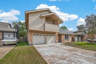 Building Photo - 1806 Foxlake Dr