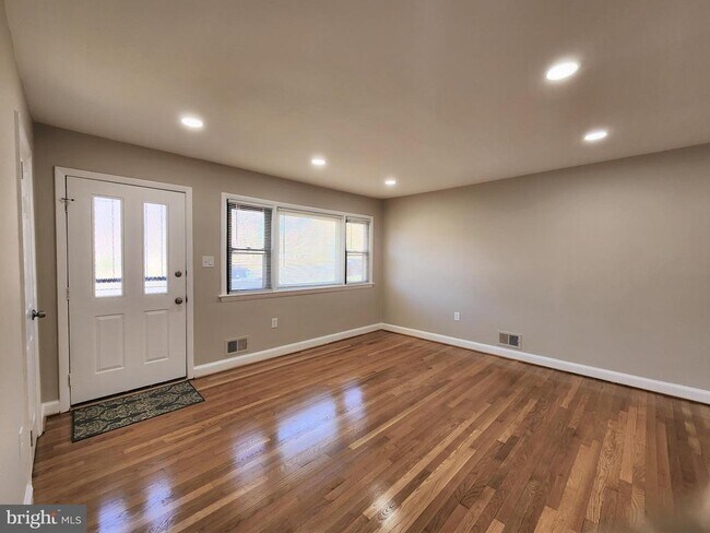 Foto del edificio - 3521 Brightseat Rd