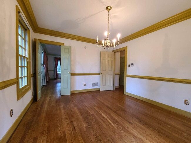 Building Photo - 3 BR, 2.5 BA in Crown Grant