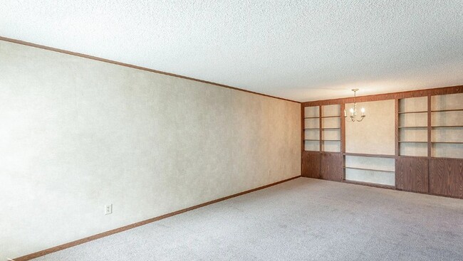 Building Photo - The Beverly