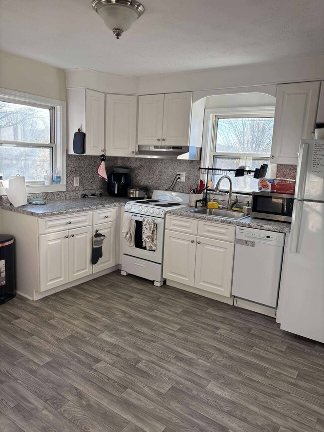 Building Photo - 208 Buena Vista Ave