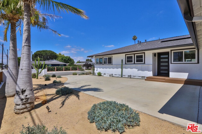Building Photo - 12831 Red Hill Ave