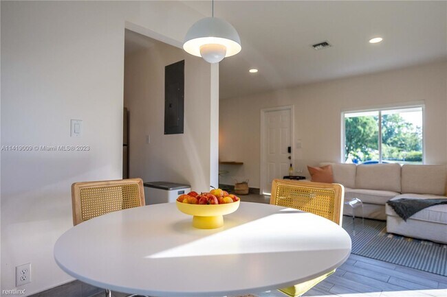 Foto del edificio - 2 br, 1 bath House - 671 NW 50th St