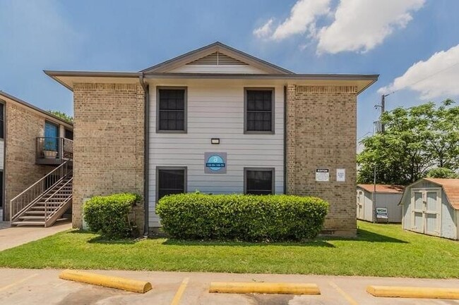 Building Photo - 124 S Roberts Cut Off Rd