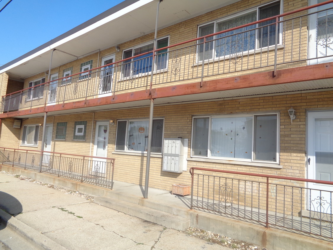 Primary Photo - 5720 W 95th St