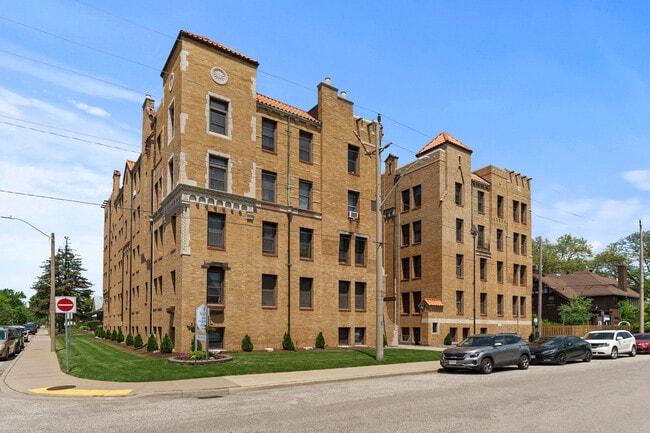 Building Photo - Granada Apartments