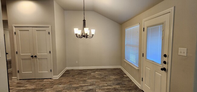 Foto del edificio - Gorgeous 3 bed/2 bath in Trimmier Estates ...