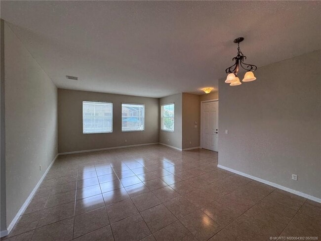 Building Photo - 11239 SW Barton Way