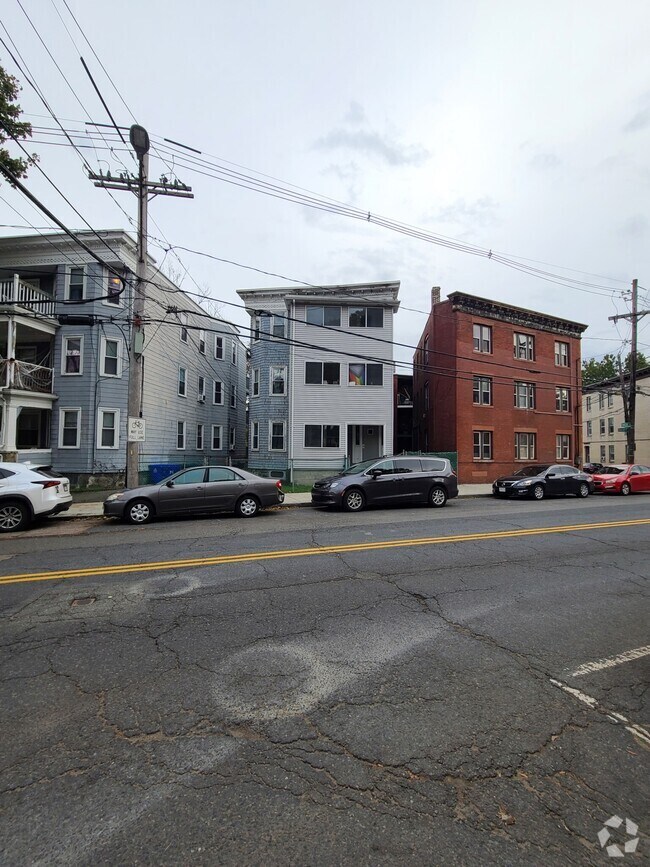 Building Photo - 348 Faneuil St