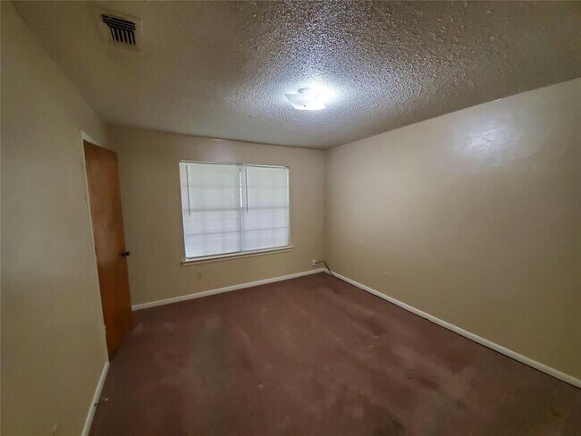 Building Photo - 4843 Berridge Ln