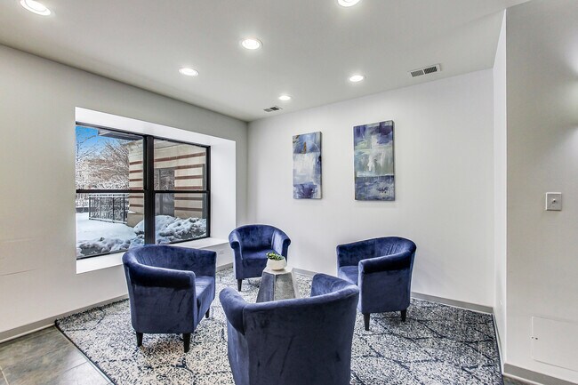 Foto del edificio - 4537 S Drexel Blvd