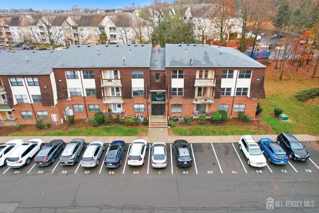 Building Photo - 1610 Green Hollow Dr