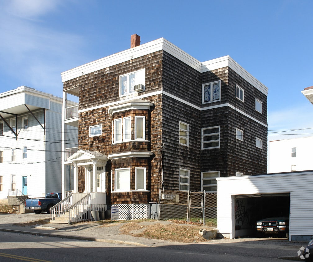 Building Photo - 74 Birch St