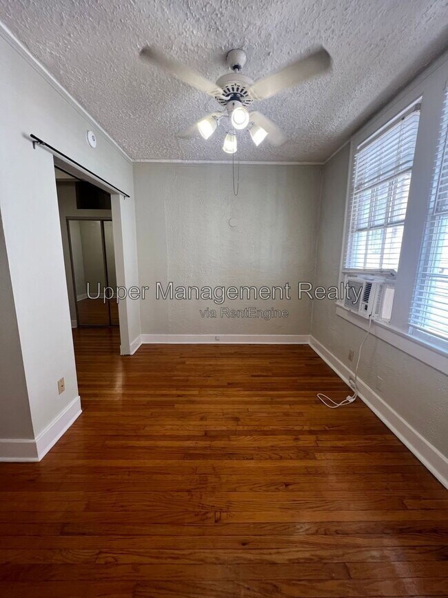 Foto del edificio - 1301 Napoleon Ave