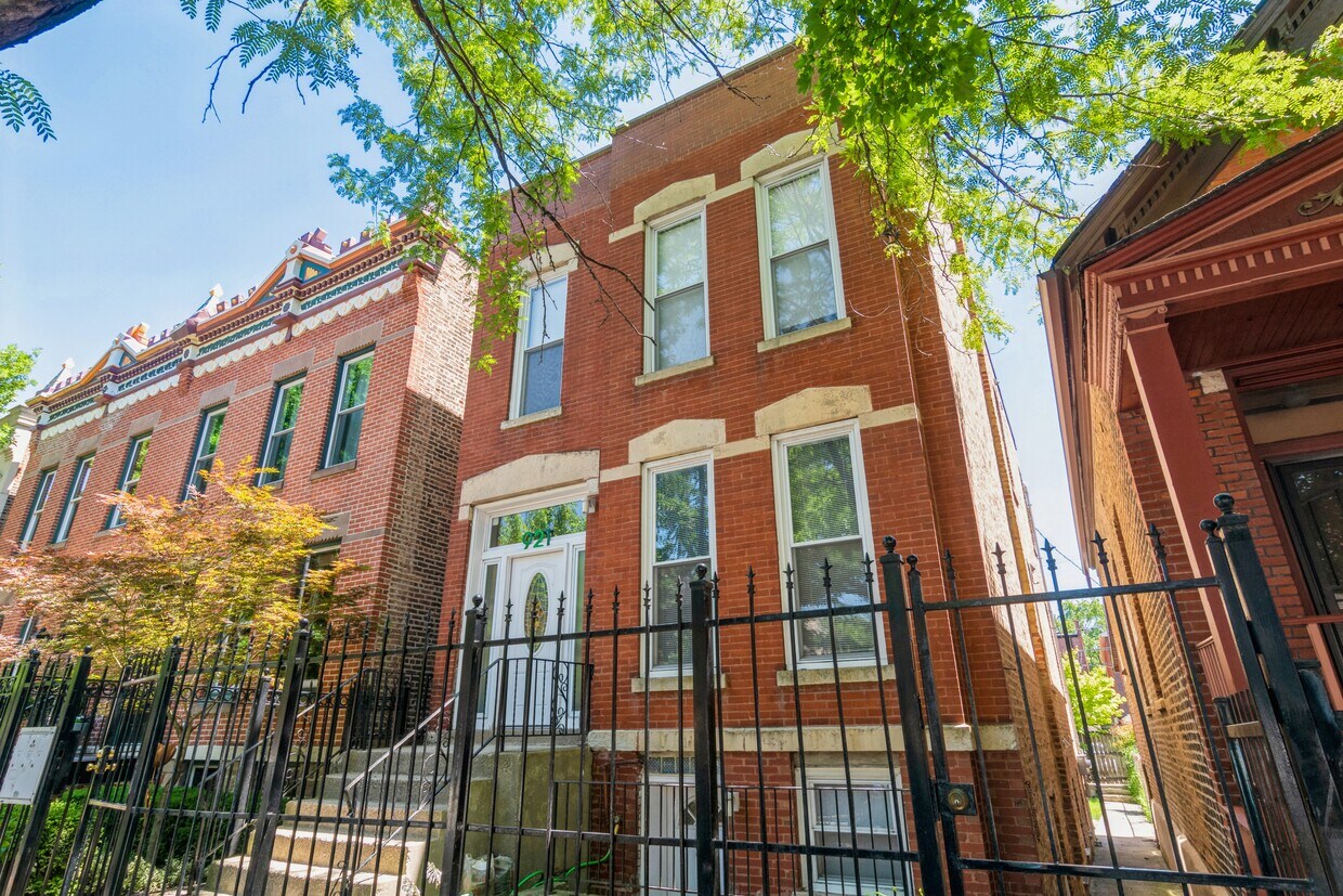 Primary Photo - 921 S Oakley Blvd