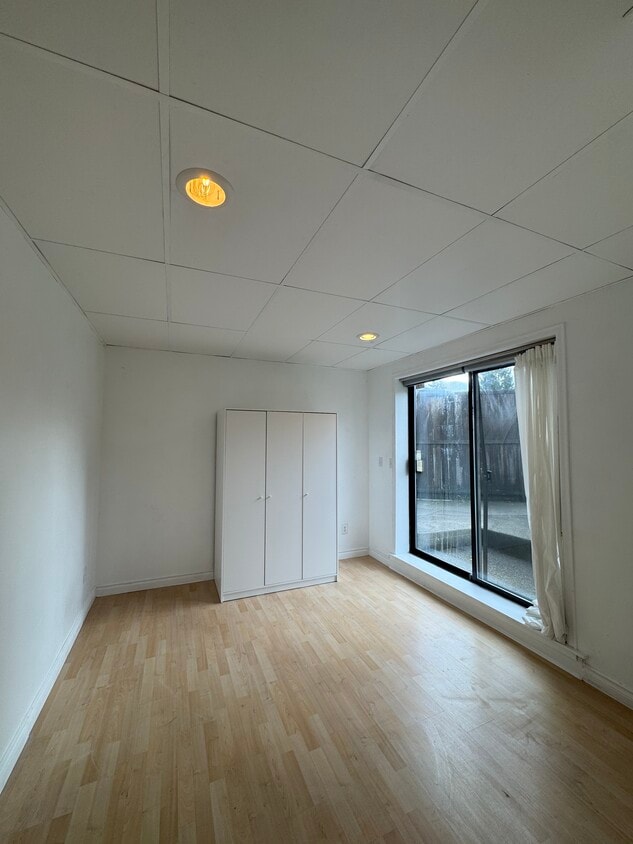 Primary Photo - 1410 Lynwood Av