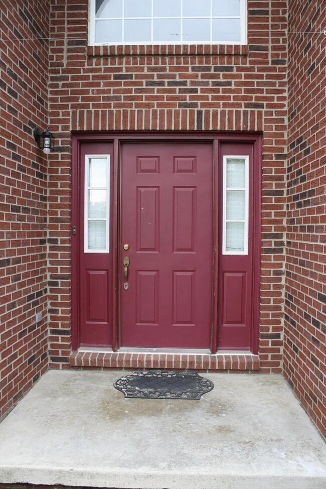 Building Photo - 165 Rockwood Ct