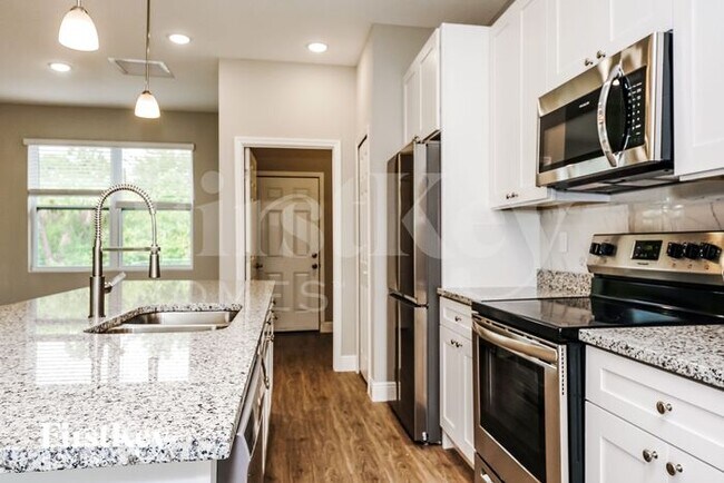 Foto del edificio - 3120 Halsey Avenue Southeast