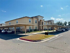 Building Photo - 10 Redbud E Ave