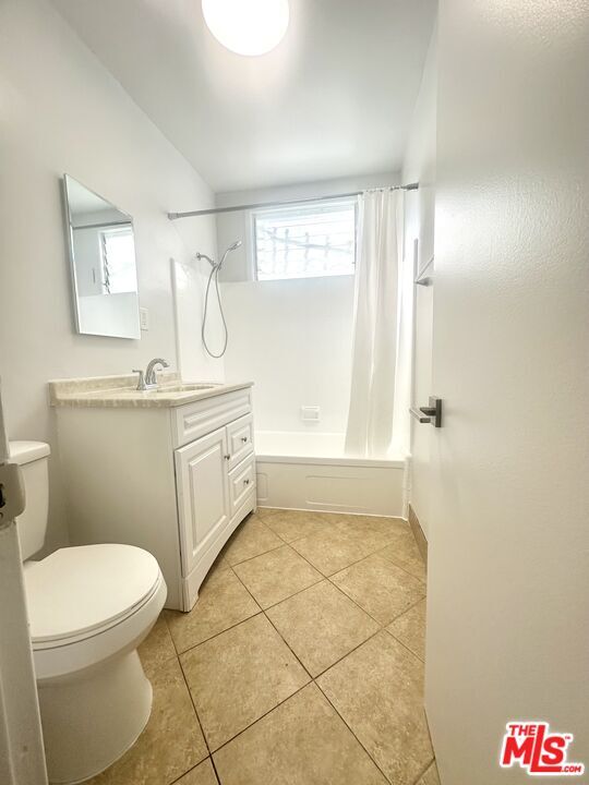 Foto del edificio - 8360 Blackburn Ave