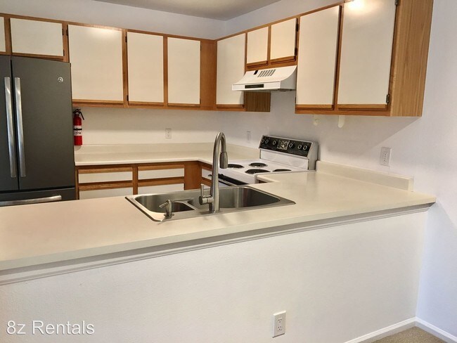 Foto del edificio - 4915 Twin Lakes Rd