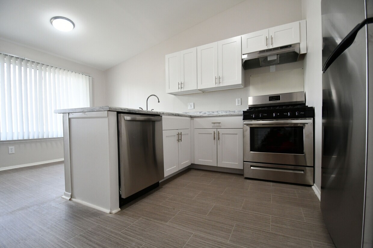 Fairlane Apartments in Taylor, MI